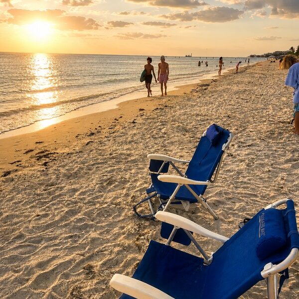 naples-beach-golden-hour-liegestuehle naples-beach-golden-hour-liegestuehle Foto: © Andrea Fischer, Trips4Kids.de