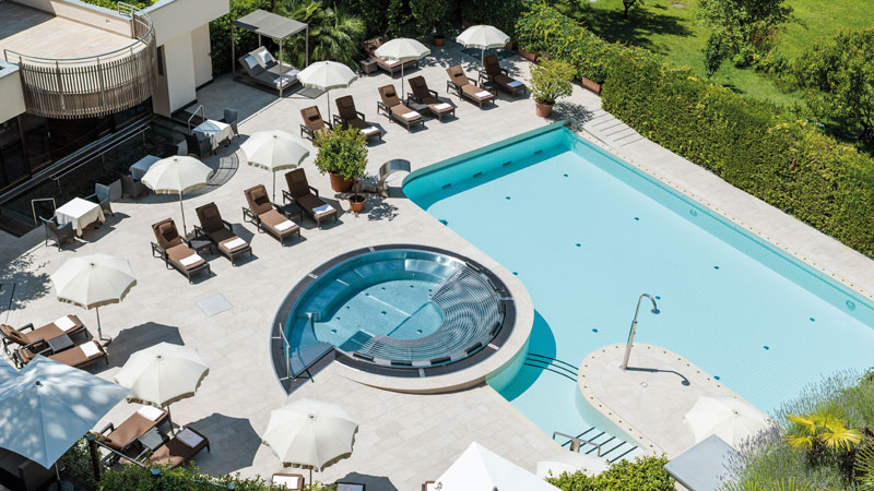 Pool_Park-Hotel-Mignon_(c)-Park-Hotel-Mignon-&-Spa.quer Hotel Mignon Meran - Poolansicht von oben Bild: Hotel Mignon Spa PR