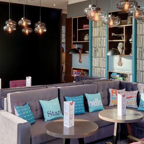 Premier-Inn-Hamburg-City-(Zentrum)_Lounge.Bild.PremierInn.quer Premier-Inn-Hamburg-City-(Zentrum)_Lounge