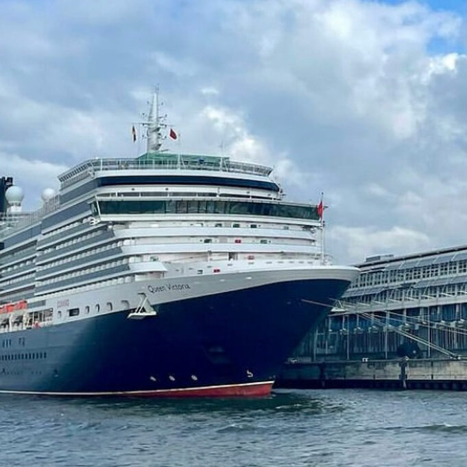 Queen-Victoria-am-Cruise-Terminal-Altona Queen-Victoria-am-Cruise-Terminal-Altona Foto: © Andrea Fischer, Trips4Kids.de