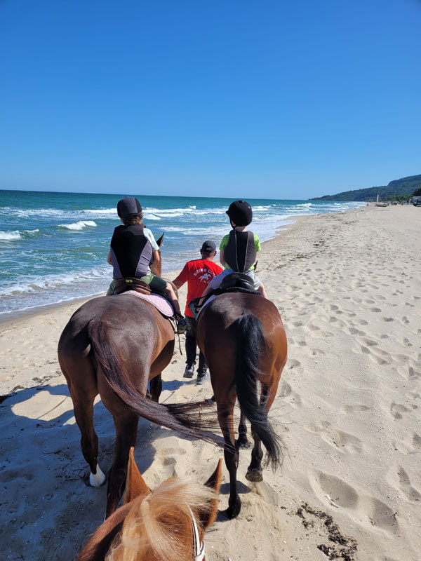 Reiten am Strand -Albena, Bulgarien, Foto: © Aline Scheuböck, Trips4Kids.de