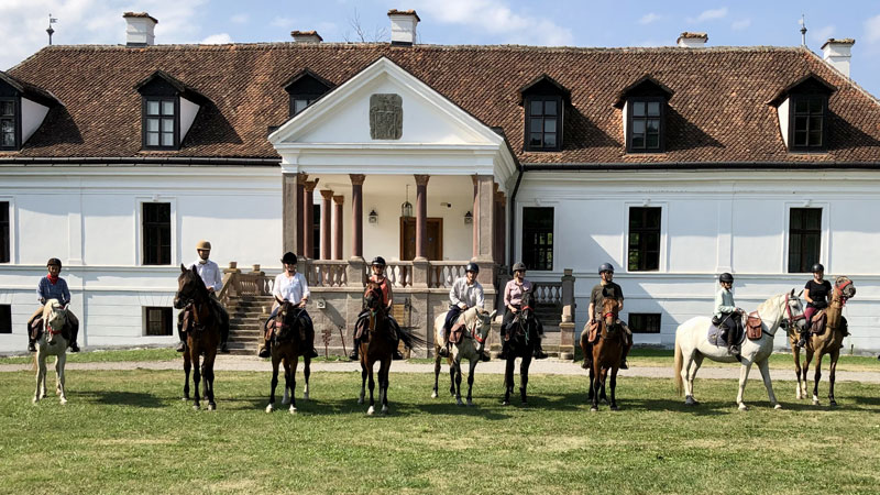 Reiten_Rumaenien_Reitergruppe.Bild.A.Friedlaender.quer Reiten in Rumaenien - Reitergruppe