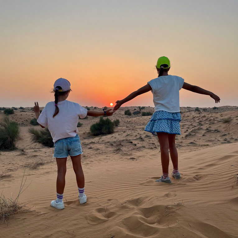 Sand Sherpa Dubai - Kids in der Wueste Bild: M.Kaussen