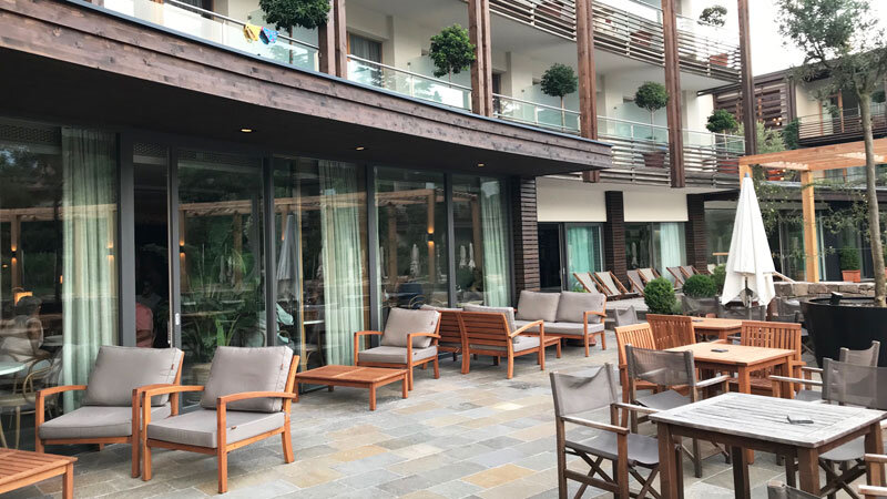 Schwarzschmied_Loungeecke.Bild.SMH-Trips4kids.quer Loungeecke im Schwarzschmied in Lana