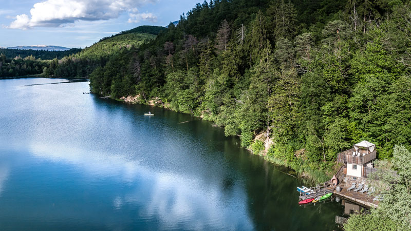 Seehaus_Gartenhotel-Moser-Bild.©-Upscale.quer Seehaus Gartenhotel Moser Südtirol - Seehaus Bild: Upscale