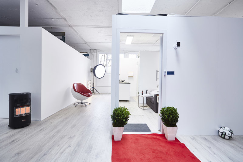 Wir haben einige Dinge für ein sicheres Zuhause und Gadgets, die das Reisen einfacher machen, entdeckt: Vom smarten Raumklima Coach für den perfekten Schlaf über einen smarten Koffer mit integrierter Waage und Ladestation bis zu einer Überwachungskamera, mit der wir sogar vom anderen Ende der Welt einen Blick ins heimische Wohnzimmer werfen können...
