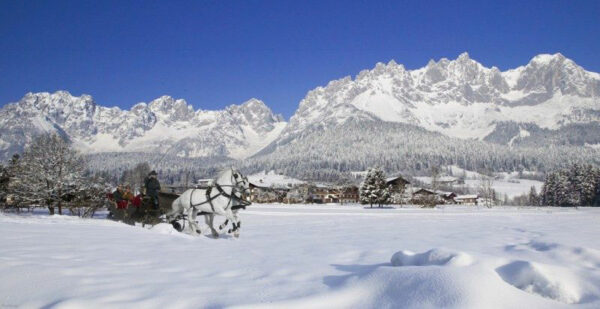 Stanglwirt_Kutsche_Winter.Bild.StanglwirtPR.2 Stanglwirt im Winter - Kutschfahrt