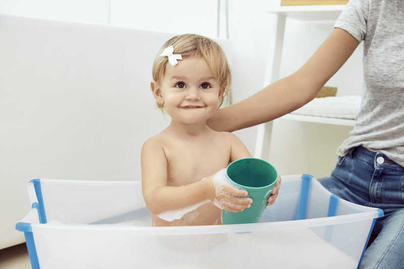 Stokke Flexi Bath Transparent - Die Badewanne für unterwegs