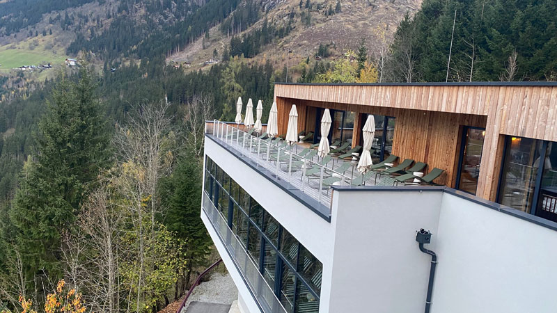The-Comodo_Terrasse.Bild.T4K.quer The Comodo -Außenbereich mit Terrasse Bild: Trips4kids.de