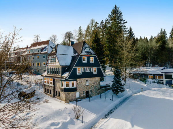 The-Hearts-Hotel_Winter_Außenansicht.Bild.TheHeartsHotel.1 The Hearts Hotel in Braunlage im Winter