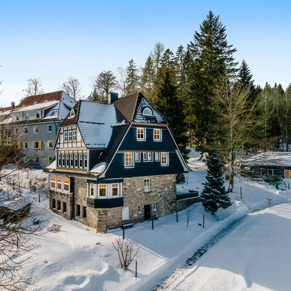 The-Hearts-Hotel_Winter_Außenansicht.Bild.TheHeartsHotel.1 The Hearts Hotel in Braunlage im Winter
