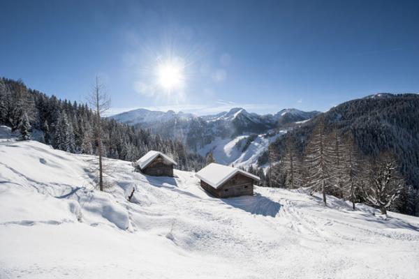 Verschneite-Berghuetten-Foto-Altenmarkt-Zauchensee-Tourismus.6 Verschneite Berghuetten in Altenmarkt-Zauchensee