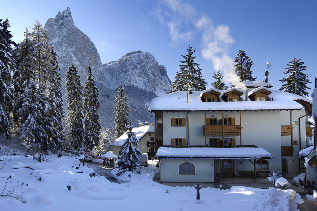 villamadonna_aussenansicht_winter_schnee_d2x8647xs_e