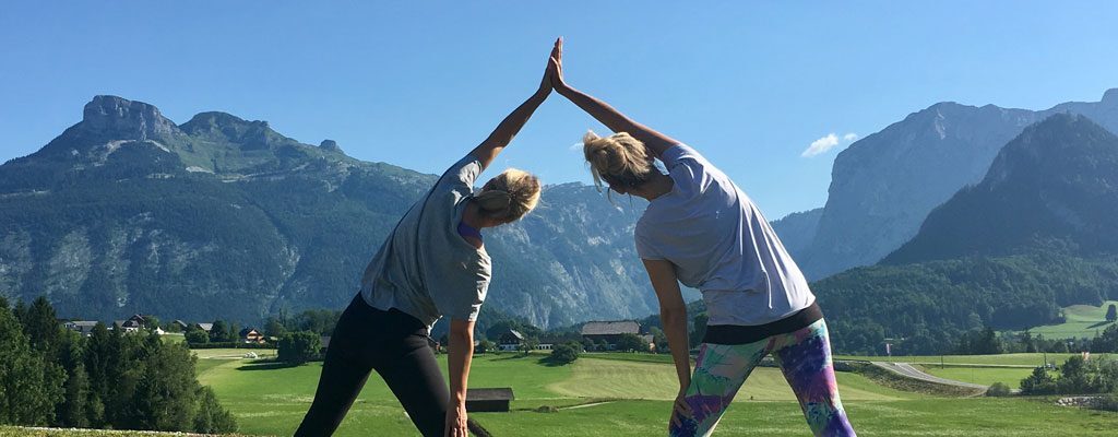 Ach, was hatte man für einen schönen, kugelrunden Bauch in der Schwangerschaft! Aber jetzt könnte er endlich mal wieder verschwinden... Wie eine Detox-Diät in Österreich aus super Müttern sexy Mütter macht ! Unsere Autorin Yvonne hat eine Auszeit von ihren Kindern für eine ganz besondere Entschlackungskur genutzt ...