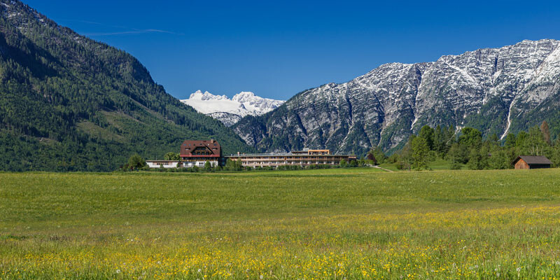 Wasnerin_mit_Dachstein_und_