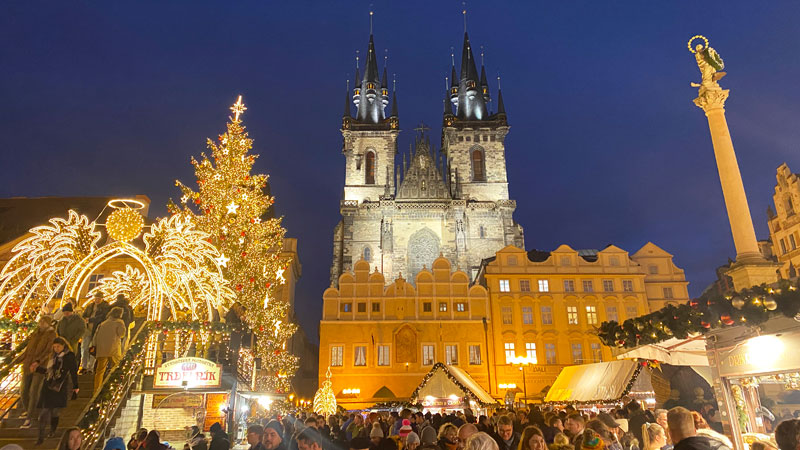 Weihnachtsmarkt-Altst.-Ring--Prag Weihnachtsmarkt-Altst.-Ring--Prag Foto: © Andrea Fischer Trips4Kids.de