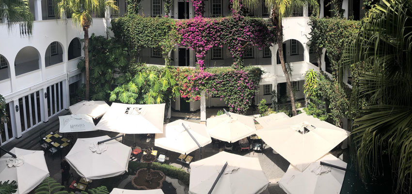 Winchester-Mansion-Courtyard.Bild.T4K.quer Courtyard im Winchester Mansion Hotel