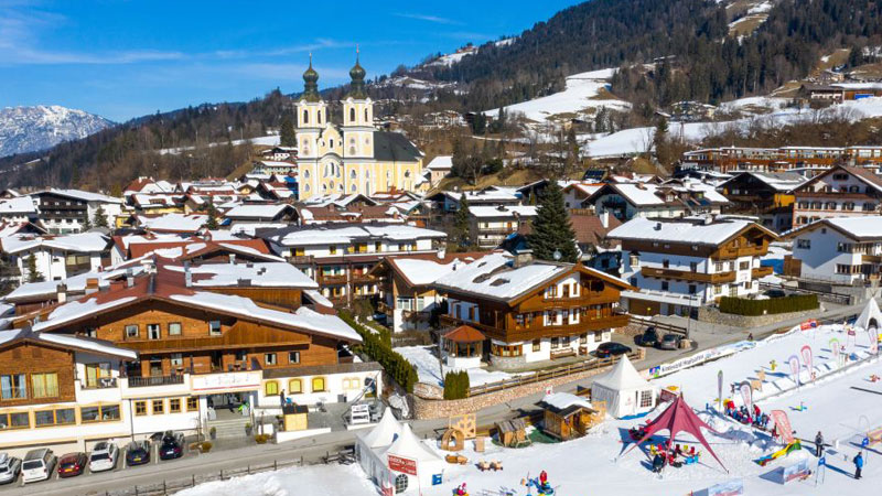 winterliche_aussenaufnahme_des_hotels_das_hopfgarten_familotel.Bild.Das-Hopfgarten-PR.quer Winterliche Ansicht des Das Hopfgarten Familotels