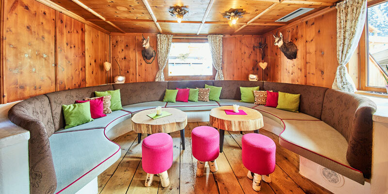 Zirmstube-Lounge-gross-quer